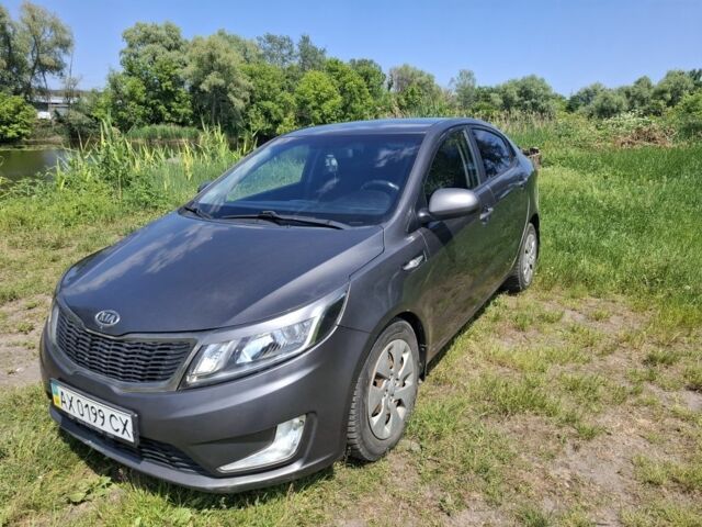 Серый Киа Рио, объемом двигателя 1.4 л и пробегом 235 тыс. км за 5800 $, фото 1 на Automoto.ua