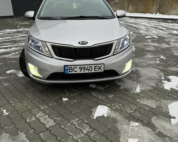 Серый Киа Рио, объемом двигателя 1.6 л и пробегом 109 тыс. км за 6000 $, фото 1 на Automoto.ua