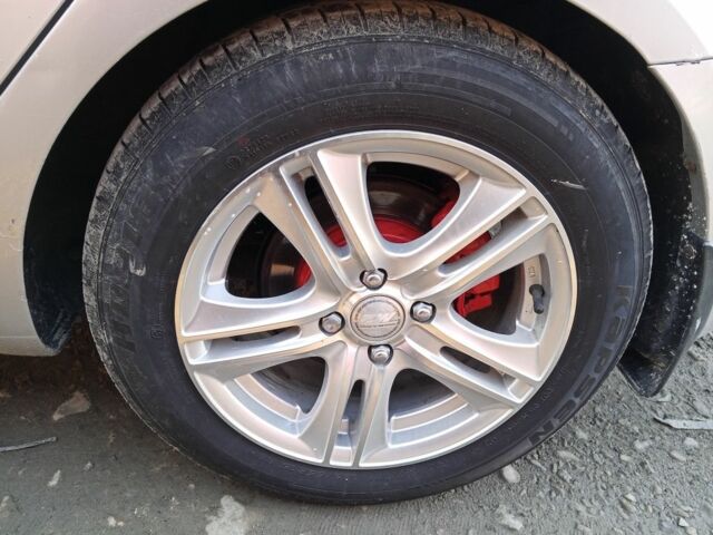 Сірий Кіа Ріо, об'ємом двигуна 1.4 л та пробігом 230 тис. км за 5200 $, фото 1 на Automoto.ua