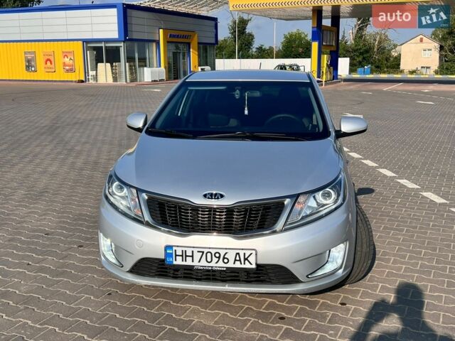 Сірий Кіа Ріо, об'ємом двигуна 1.4 л та пробігом 175 тис. км за 8000 $, фото 1 на Automoto.ua