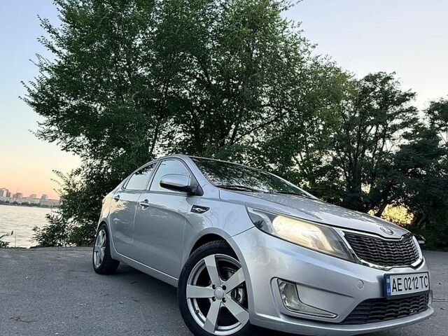 Серый Киа Рио, объемом двигателя 1.4 л и пробегом 230 тыс. км за 7000 $, фото 1 на Automoto.ua