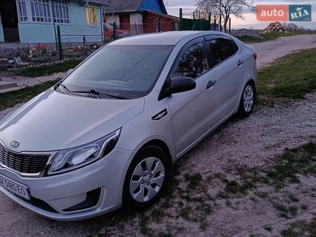 Серый Киа Рио, объемом двигателя 1.4 л и пробегом 224 тыс. км за 6000 $, фото 1 на Automoto.ua