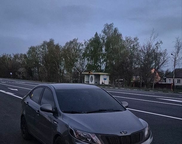 Сірий Кіа Ріо, об'ємом двигуна 1.4 л та пробігом 300 тис. км за 5000 $, фото 1 на Automoto.ua
