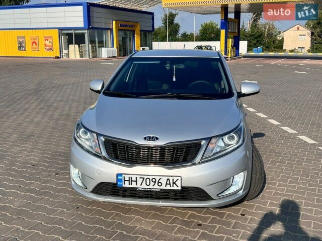 Серый Киа Рио, объемом двигателя 1.4 л и пробегом 175 тыс. км за 8500 $, фото 1 на Automoto.ua