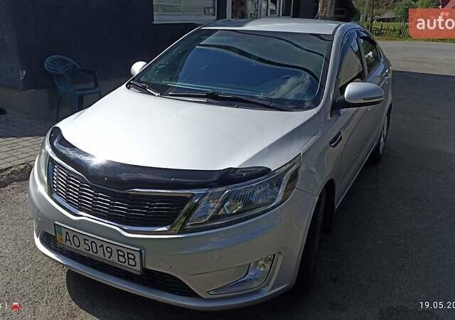 Серый Киа Рио, объемом двигателя 1.59 л и пробегом 300 тыс. км за 2200 $, фото 1 на Automoto.ua