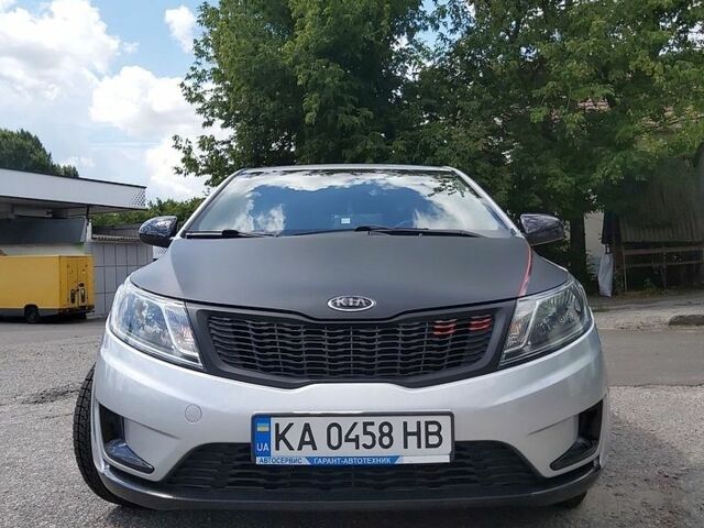 Серый Киа Рио, объемом двигателя 1.4 л и пробегом 319 тыс. км за 5800 $, фото 1 на Automoto.ua