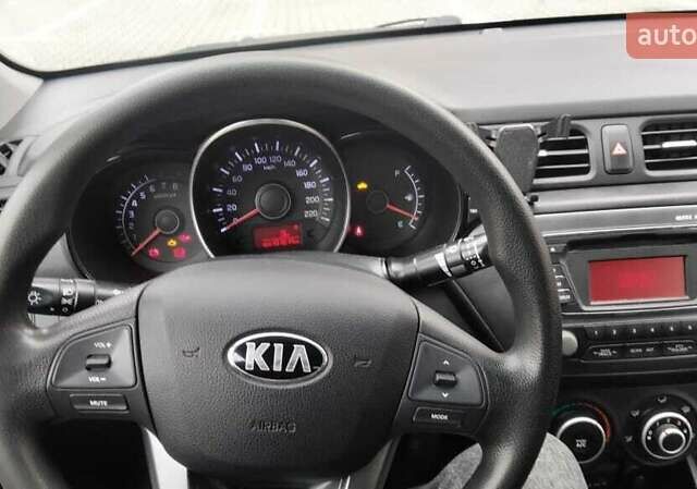 Серый Киа Рио, объемом двигателя 1.4 л и пробегом 131 тыс. км за 7100 $, фото 1 на Automoto.ua