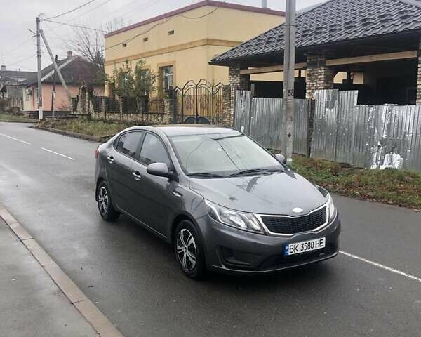 Серый Киа Рио, объемом двигателя 1.4 л и пробегом 265 тыс. км за 6200 $, фото 1 на Automoto.ua