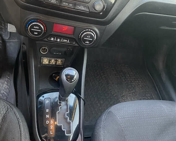 Серый Киа Рио, объемом двигателя 1.6 л и пробегом 176 тыс. км за 8200 $, фото 1 на Automoto.ua