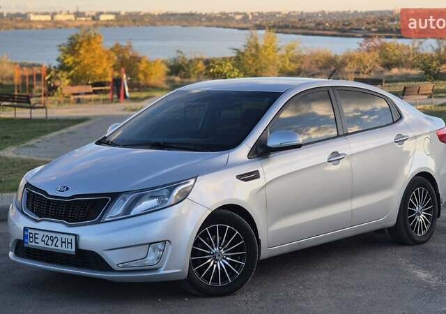Киа Рио 2013 в Николаеве на Automoto.ua Серый Киа Рио, объемом двигателя 1.6 л и пробегом 177 тыс. км за 8499 $, фото 1 на Automoto.ua
