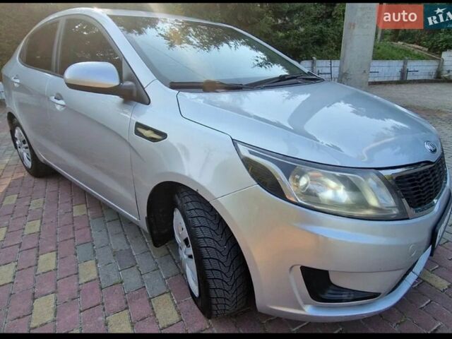 Серый Киа Рио, объемом двигателя 1.4 л и пробегом 260 тыс. км за 5900 $, фото 1 на Automoto.ua
