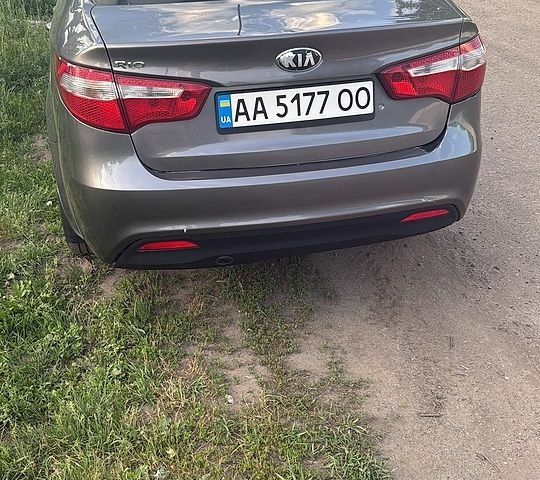 Серый Киа Рио, объемом двигателя 1.4 л и пробегом 220 тыс. км за 7300 $, фото 1 на Automoto.ua