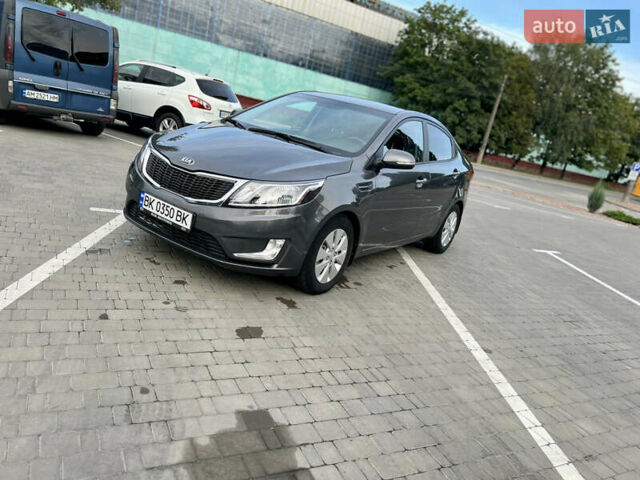 Серый Киа Рио, объемом двигателя 1.6 л и пробегом 190 тыс. км за 7000 $, фото 1 на Automoto.ua