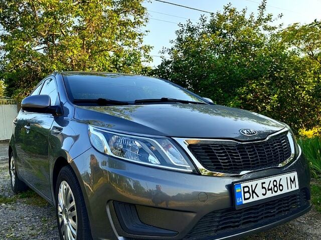Серый Киа Рио, объемом двигателя 1.4 л и пробегом 135 тыс. км за 8400 $, фото 1 на Automoto.ua