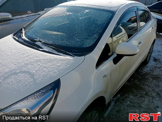 Серый Киа Рио, объемом двигателя 1.4 л и пробегом 13600 тыс. км за 4000 $, фото 1 на Automoto.ua
