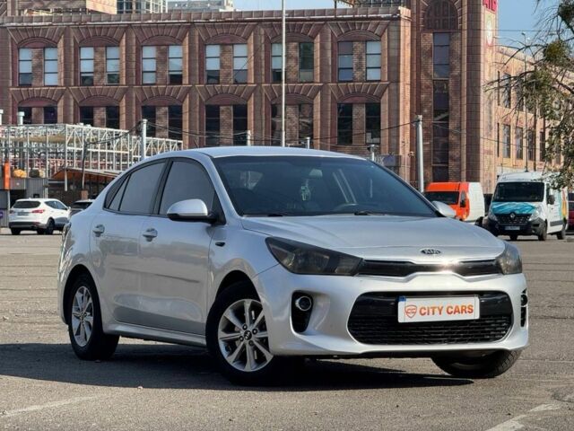 Серый Киа Рио, объемом двигателя 1.6 л и пробегом 180 тыс. км за 10537 $, фото 1 на Automoto.ua