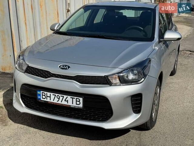 Сірий Кіа Ріо, об'ємом двигуна 1.59 л та пробігом 40 тис. км за 14500 $, фото 1 на Automoto.ua