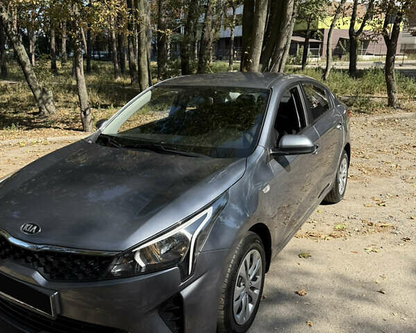 Серый Киа Рио, объемом двигателя 1.37 л и пробегом 78 тыс. км за 13600 $, фото 1 на Automoto.ua