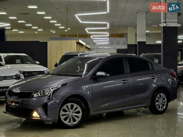 Сірий Кіа Ріо, об'ємом двигуна 1.37 л та пробігом 60 тис. км за 13999 $, фото 1 на Automoto.ua