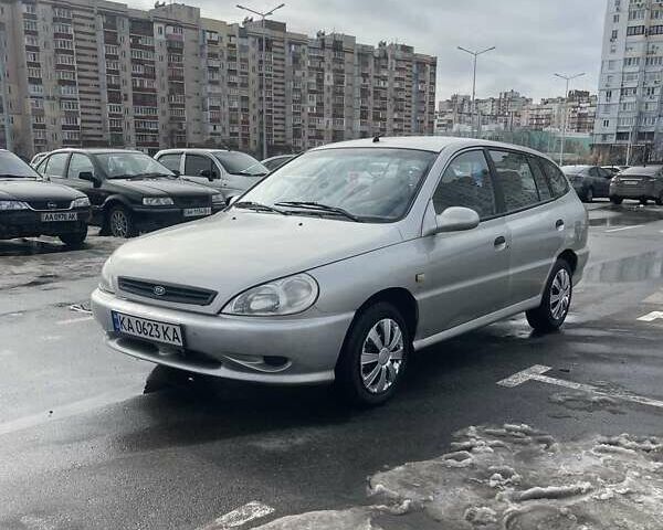 Серый Киа Рио, объемом двигателя 1.49 л и пробегом 251 тыс. км за 1800 $, фото 1 на Automoto.ua