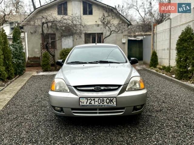 Серый Киа Рио, объемом двигателя 1.4 л и пробегом 188 тыс. км за 2900 $, фото 1 на Automoto.ua