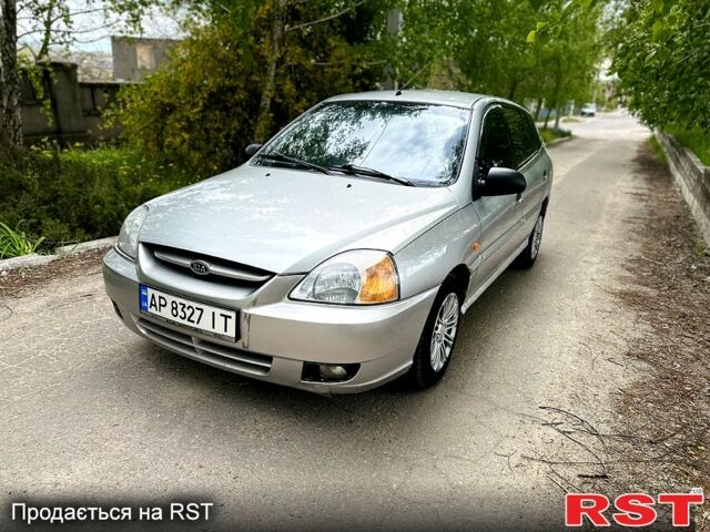 Серый Киа Рио, объемом двигателя 1.3 л и пробегом 206 тыс. км за 1750 $, фото 1 на Automoto.ua