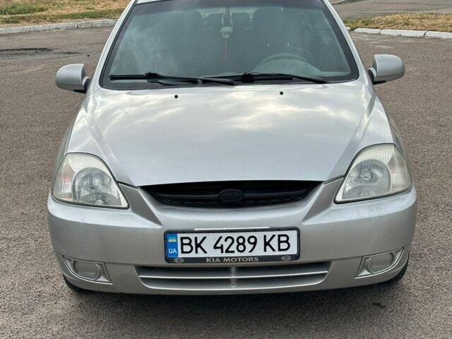 Серый Киа Рио, объемом двигателя 1.34 л и пробегом 160 тыс. км за 2100 $, фото 1 на Automoto.ua