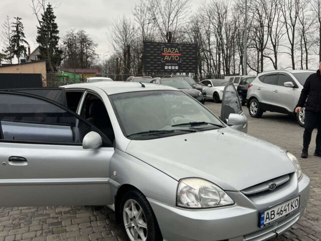Сірий Кіа Ріо, об'ємом двигуна 1.49 л та пробігом 300 тис. км за 2500 $, фото 1 на Automoto.ua