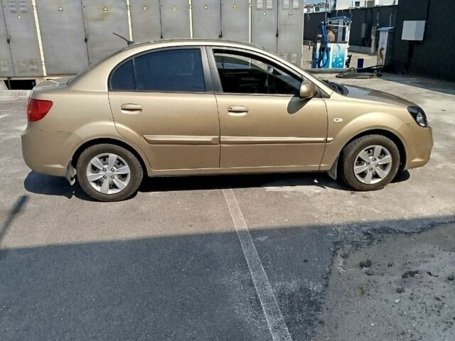 Серый Киа Рио, объемом двигателя 0 л и пробегом 42 тыс. км за 6000 $, фото 1 на Automoto.ua