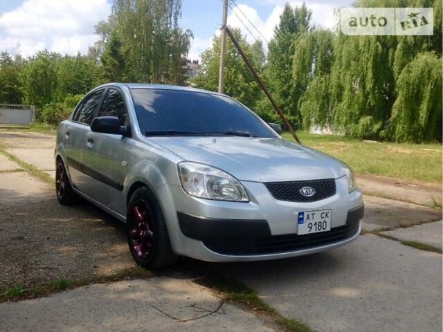 Серый Киа Рио, объемом двигателя 1.4 л и пробегом 136 тыс. км за 5098 $, фото 1 на Automoto.ua