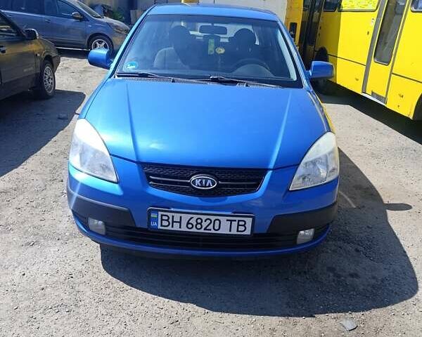 Синий Киа Рио, объемом двигателя 1.8 л и пробегом 227 тыс. км за 4600 $, фото 1 на Automoto.ua