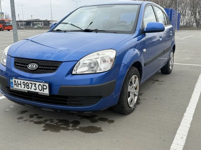 Синий Киа Рио, объемом двигателя 1.4 л и пробегом 179 тыс. км за 3800 $, фото 1 на Automoto.ua