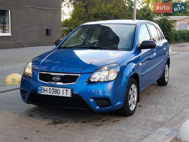 Синій Кіа Ріо, об'ємом двигуна 1.4 л та пробігом 165 тис. км за 4850 $, фото 1 на Automoto.ua