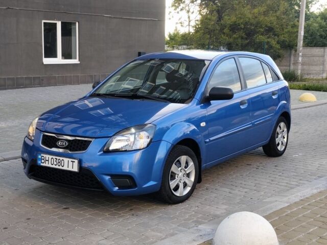 Синий Киа Рио, объемом двигателя 1.4 л и пробегом 165 тыс. км за 4850 $, фото 1 на Automoto.ua