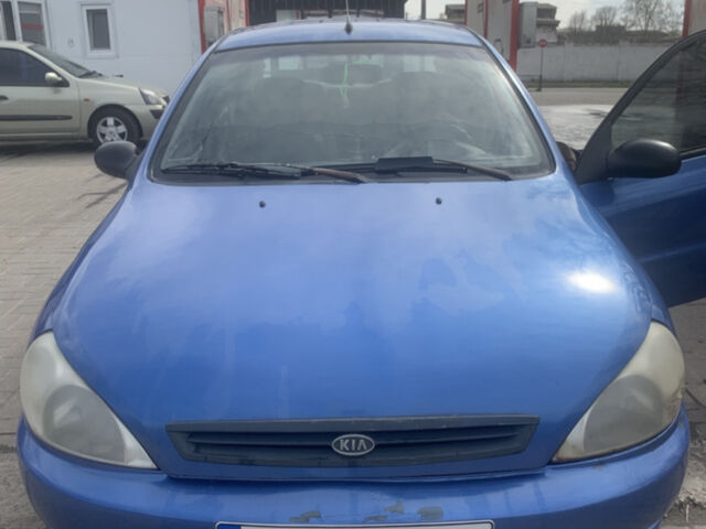 Синий Киа Рио, объемом двигателя 1.34 л и пробегом 445 тыс. км за 1700 $, фото 1 на Automoto.ua