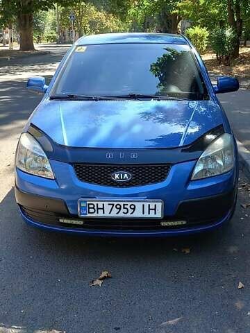 Синий Киа Рио, объемом двигателя 1.6 л и пробегом 193 тыс. км за 5700 $, фото 1 на Automoto.ua