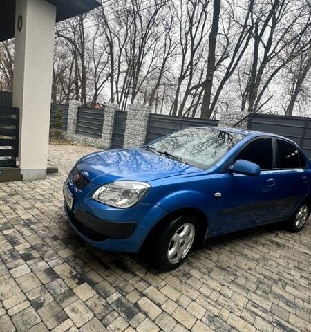 Синий Киа Рио, объемом двигателя 1.4 л и пробегом 257 тыс. км за 4100 $, фото 1 на Automoto.ua