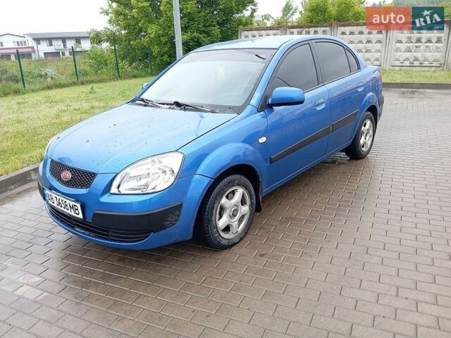 Синий Киа Рио, объемом двигателя 1.4 л и пробегом 258 тыс. км за 2999 $, фото 1 на Automoto.ua