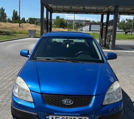 Синий Киа Рио, объемом двигателя 1.4 л и пробегом 172 тыс. км за 4200 $, фото 1 на Automoto.ua