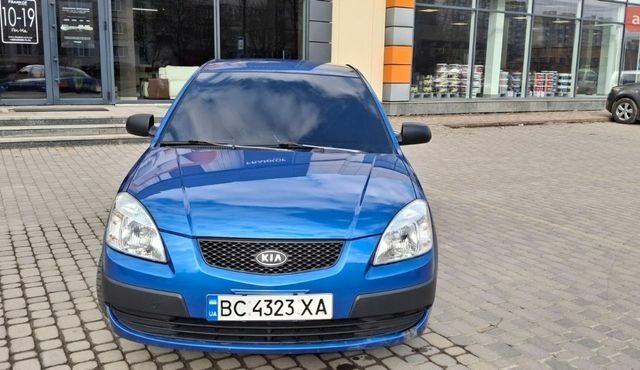 Синий Киа Рио, объемом двигателя 1.4 л и пробегом 179 тыс. км за 3900 $, фото 1 на Automoto.ua