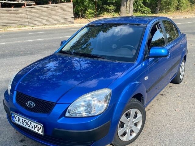 Синий Киа Рио, объемом двигателя 1.4 л и пробегом 258 тыс. км за 3500 $, фото 1 на Automoto.ua