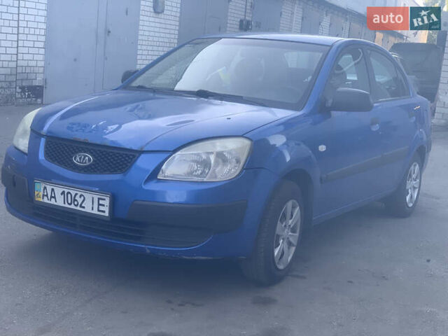 Синий Киа Рио, объемом двигателя 1.4 л и пробегом 170 тыс. км за 3750 $, фото 1 на Automoto.ua