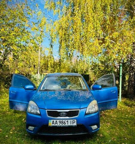 Синий Киа Рио, объемом двигателя 1.4 л и пробегом 300 тыс. км за 4700 $, фото 1 на Automoto.ua