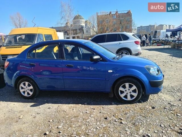 Синій Кіа Ріо, об'ємом двигуна 1.4 л та пробігом 211 тис. км за 3700 $, фото 1 на Automoto.ua