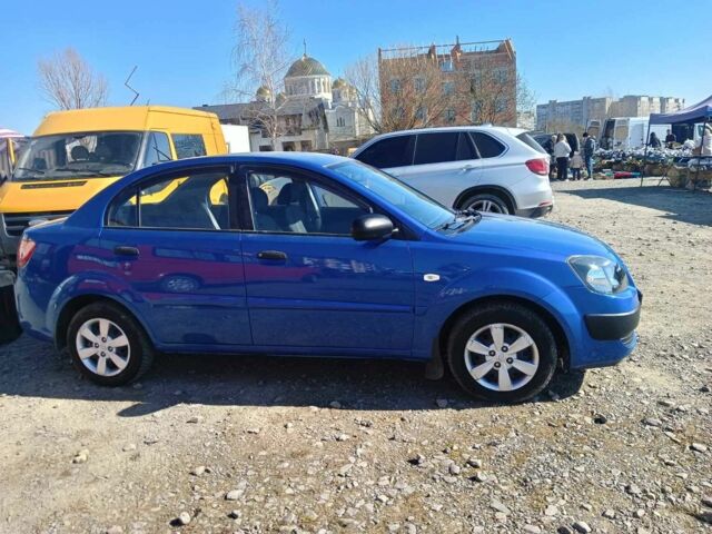 Синий Киа Рио, объемом двигателя 1.4 л и пробегом 211 тыс. км за 3700 $, фото 1 на Automoto.ua