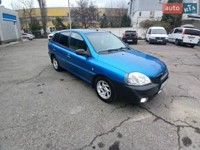 Синий Киа Рио, объемом двигателя 1.49 л и пробегом 250 тыс. км за 1900 $, фото 1 на Automoto.ua