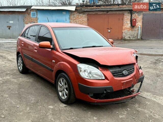 Помаранчевий Кіа Ріо, об'ємом двигуна 1.4 л та пробігом 168 тис. км за 3250 $, фото 1 на Automoto.ua
