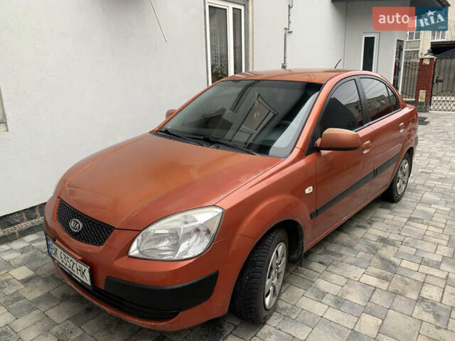Оранжевый Киа Рио, объемом двигателя 1.5 л и пробегом 377 тыс. км за 3300 $, фото 1 на Automoto.ua