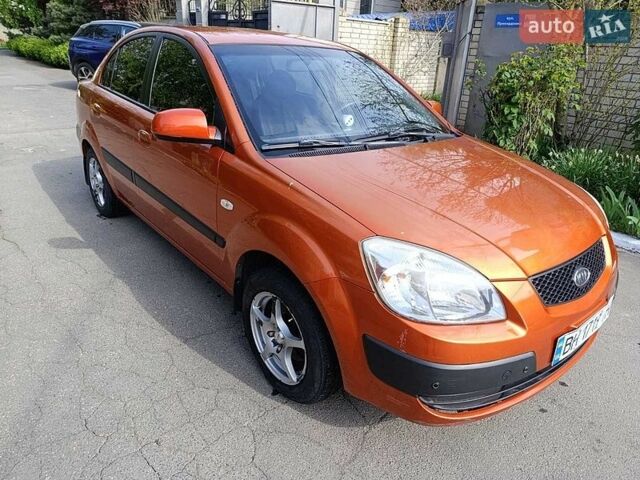 Помаранчевий Кіа Ріо, об'ємом двигуна 1.4 л та пробігом 138 тис. км за 4600 $, фото 1 на Automoto.ua