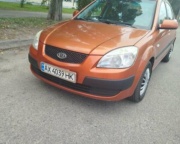 Помаранчевий Кіа Ріо, об'ємом двигуна 1.49 л та пробігом 169 тис. км за 4700 $, фото 1 на Automoto.ua